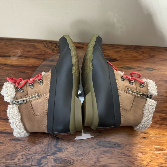 Sperry Saltwater Tan Alpine Bootie size 10 - Picture 15 of 16